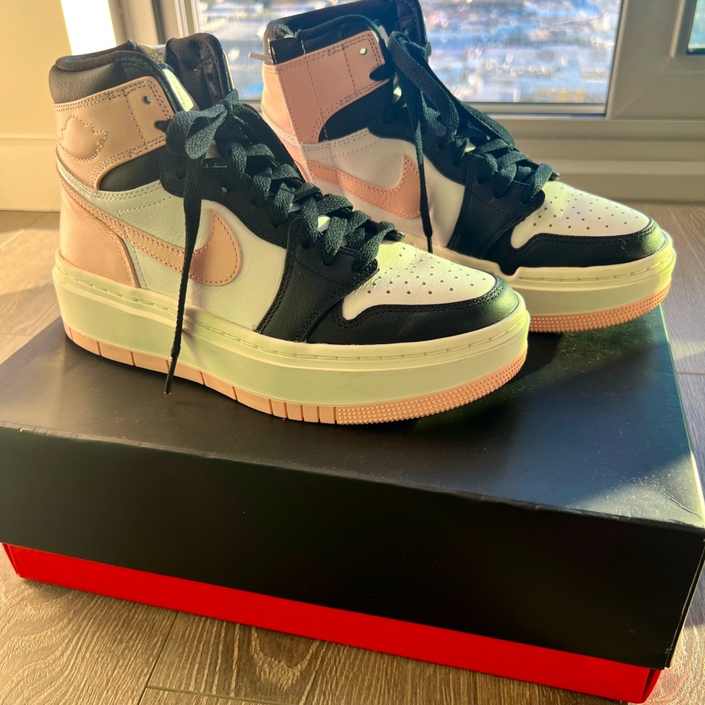 Nike Air Jordan 1 Elevate sneaker